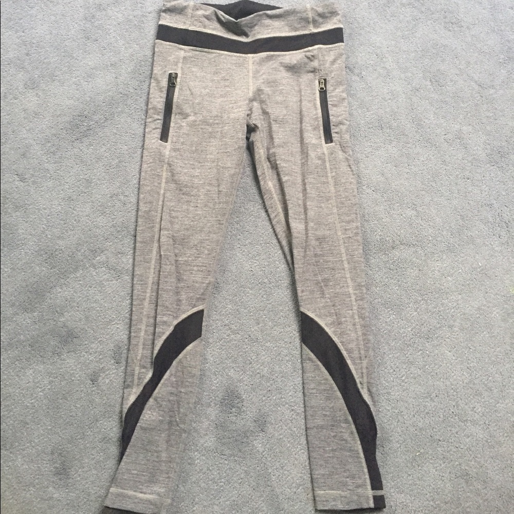 COPY - Grey and black lululemon 7/8 length